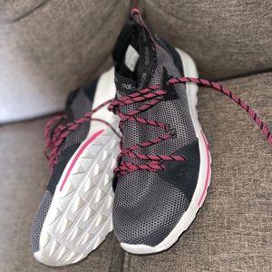Adidas 8.5 women's sneakers